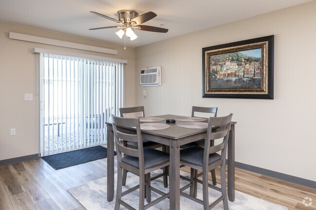 1BR, 1BA - 900SF - Dining Room