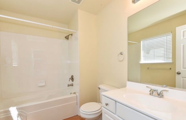 Photo - 609 N Lyle Ave