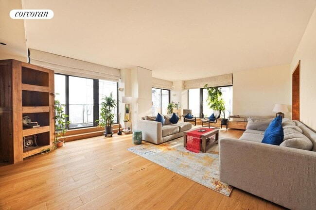 Building Photo - 100 United Nations Plaza