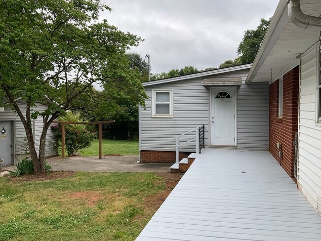 Photo - Available Now!!! Spacious Four bedroom home in Gastonia.