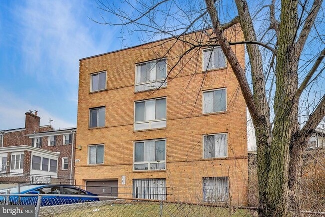 Building Photo - 5509 1st St NW Unit 204