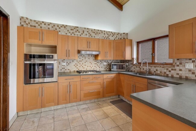 Photo - 60 Sheffield Ln