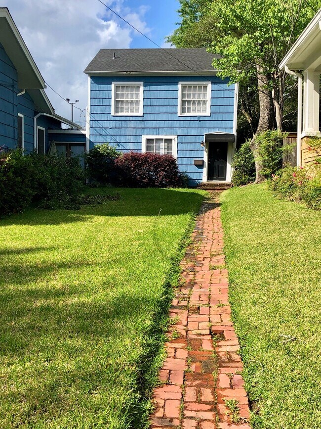 Photo - Spacious 1 Bed/2 Bath "Mother-In-Law" Suit...