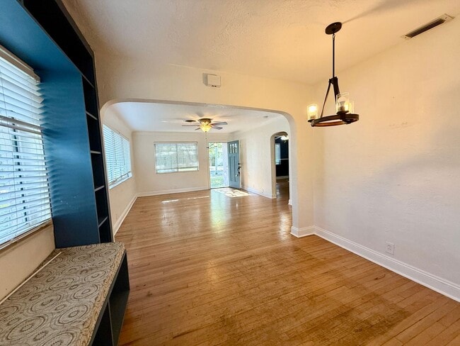 Photo - Euclid/Woodlawn Roommate Dream 4/3 home