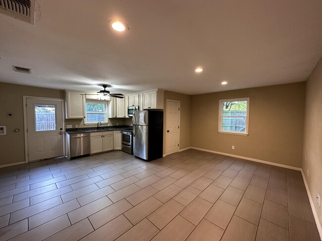 Photo - 1926 Laurelwood Dr