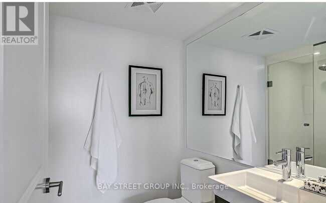 Photo - 386 Yonge St Unit 3907