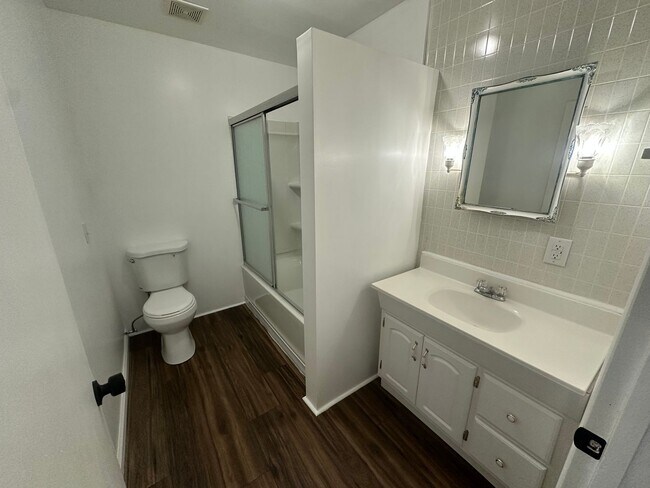 Photo - 3 Bed 1 Bath in Grand Rivers Unidad 630 Jennings Road