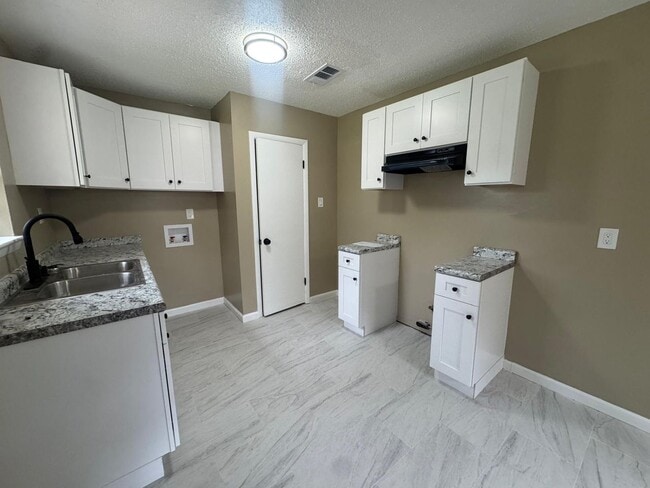 Photo - 1253 Athey Rd