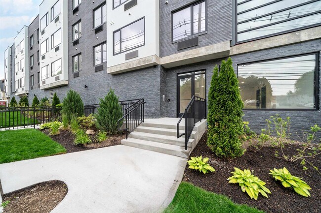Building Photo - 3309 Liberty Ave Unit 304 Rental