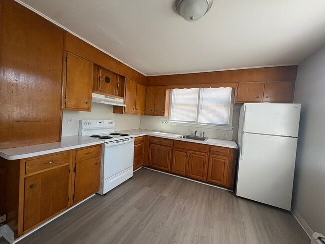Building Photo - 1463 Dixwell Ave Unit 1