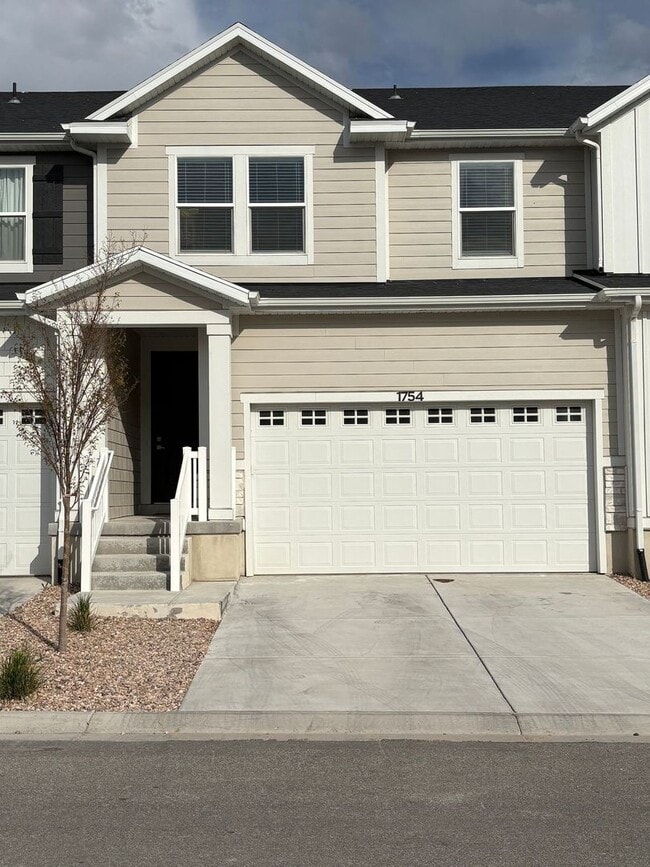 Building Photo - 1754 N Blaze Ln Unit 1754 N Blaze Ln