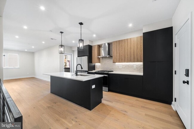 Building Photo - 315 W Berks St Unit 2 Rental