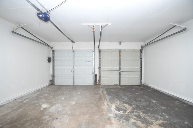 Building Photo - 1302 Gentle Bend Dr