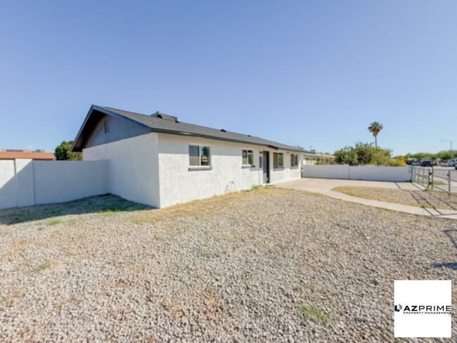 Photo - Exceptional 3/2 El Mirage Home - Spacious,...
