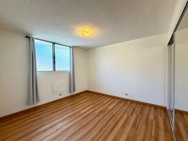 Photo - Salt Lake: 2 Bed, 1 Bath Apartment w/ 1 Parking Unit 307