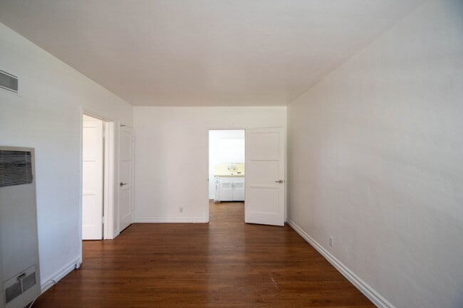 Photo - 10839 Moorpark St Unit 39