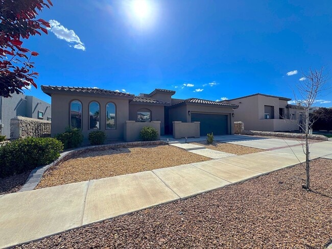 Building Photo - East El Paso 4bed/2bath Refrig A/C with Gorgeous Backyard!