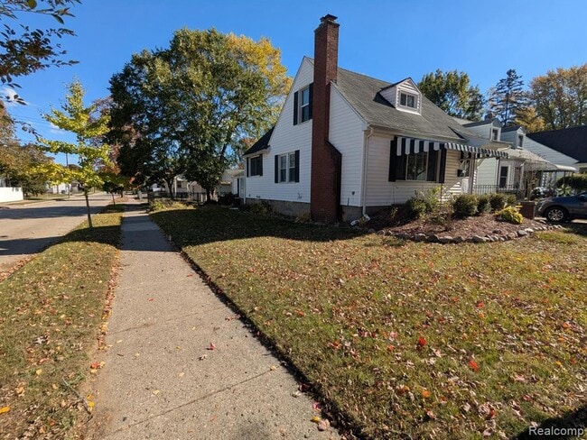 Photo - 1103 Mclean Ave