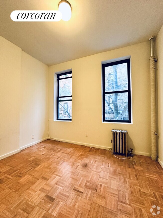 Building Photo - 426 E 66th St Rental