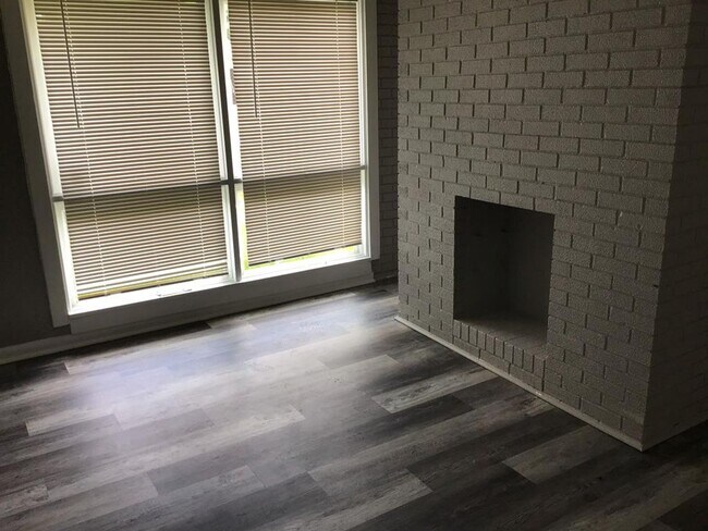 Photo - 3 Bedroom 2 Bath Home