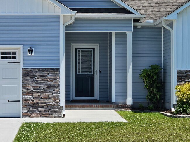 Photo - 3 Bedroom, 2 bath unfurnished home located in Bridgeport Community in Sneads Ferry