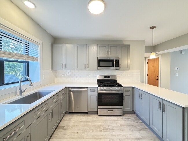 Photo - 1240 Oak Ave Unidad E4