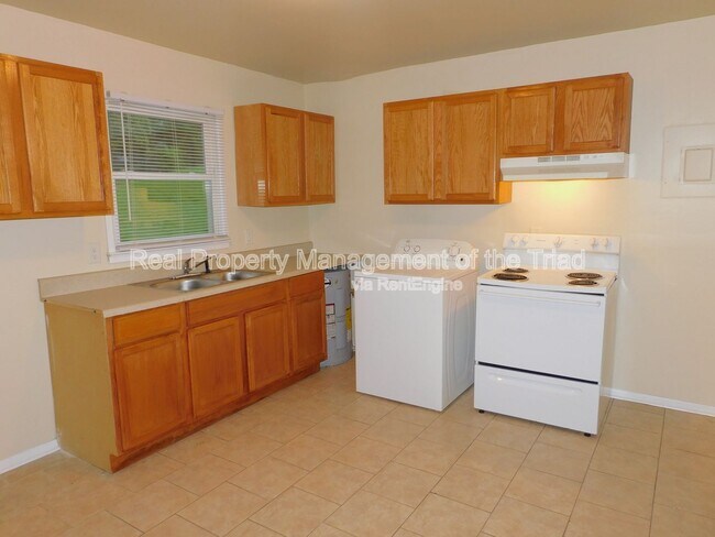 Photo - 2405 E Florida St Unidad A