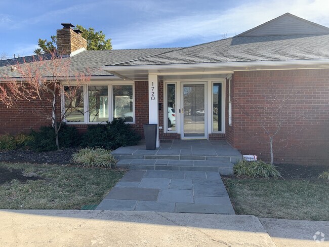 Building Photo - 1720 Dorchester Pl Rental