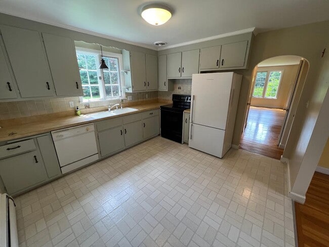 Photo - 48 River Ave Unit 3