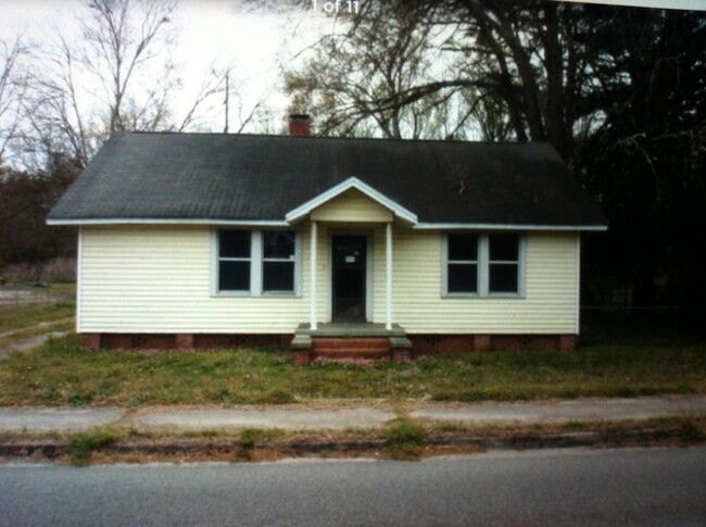 Building Photo - 3 Bed, 1 bath Rental