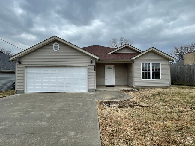 Building Photo - BEAUTIFUL 3BR/2BA Home in Joplin, MO with ...