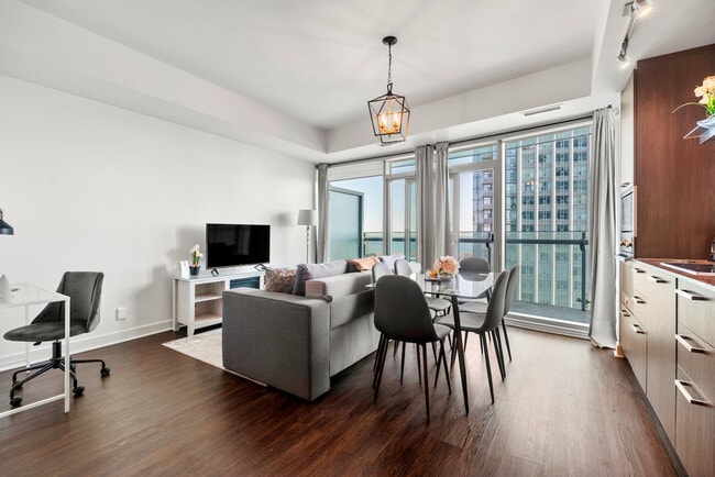 Building Photo - 25 Lower Simcoe St