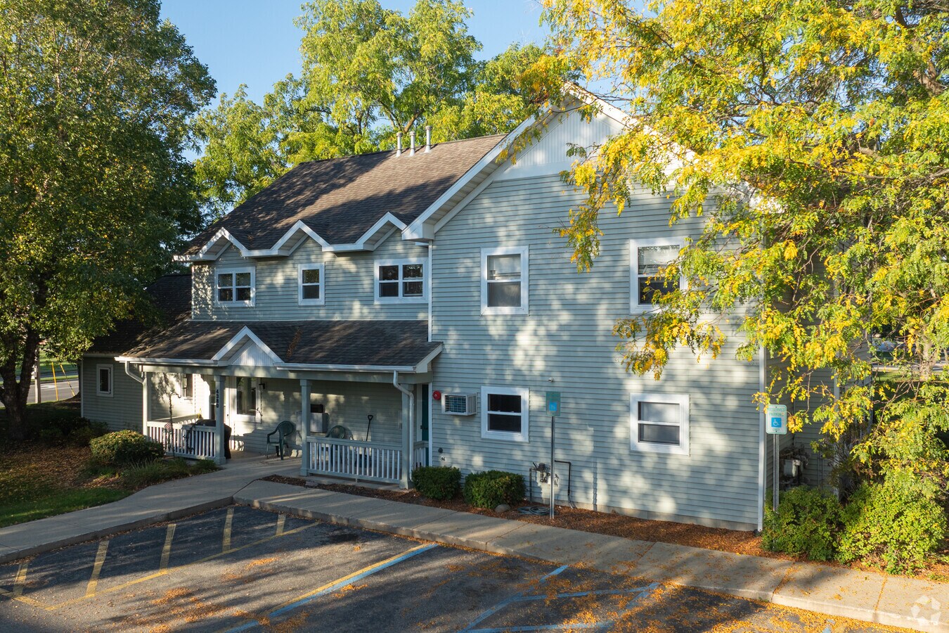 Photo - Genesis East Apartments