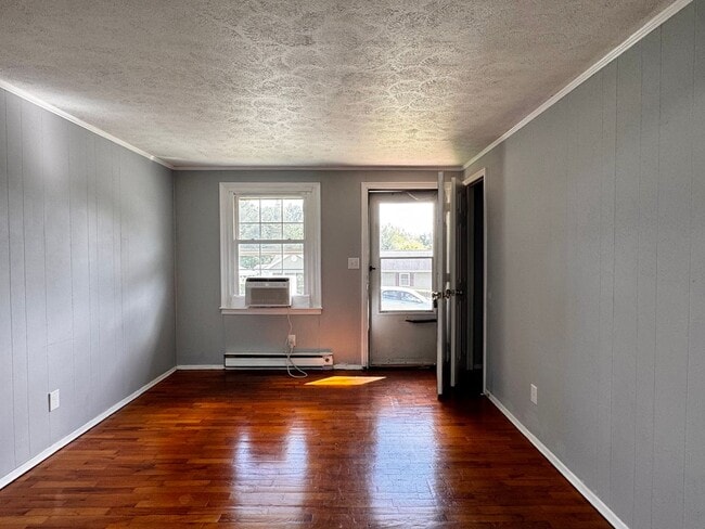 1504 6th St SE Unit A