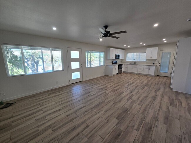 Photo - All Brand New!!