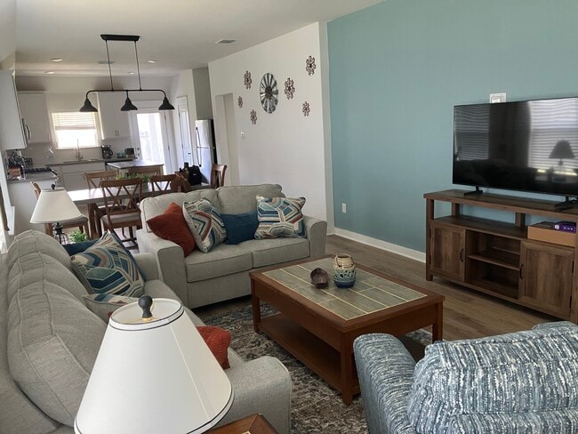 Photo - 177 James Caird Dr