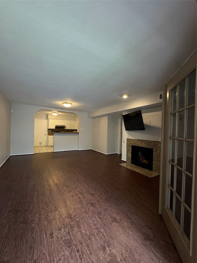 Building Photo - 2425 Holly Hall St Unit B28 Rental