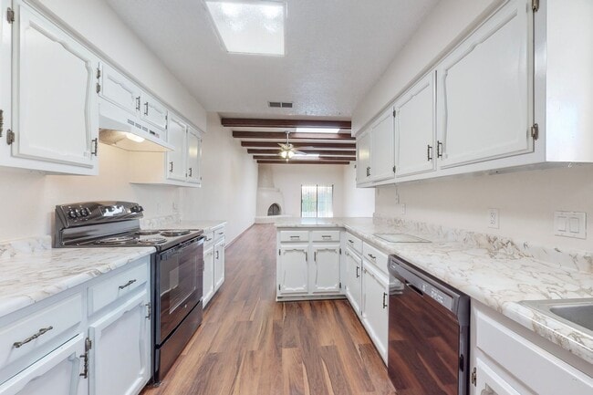 Photo - Tramway/Indian School TH 2/BD 2/BA 2/CG