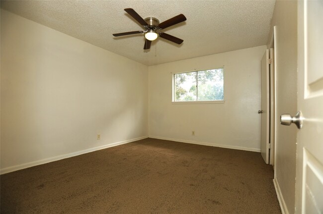 Photo - 1131 Gifford Rd