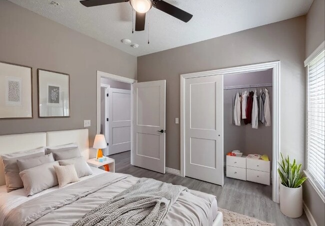 Photo - Embassy Apartments