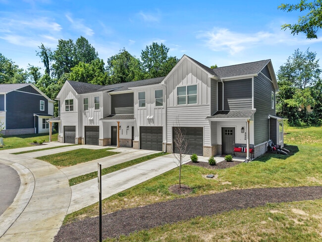 Building Photo - Buffalo Ridge Townhomes