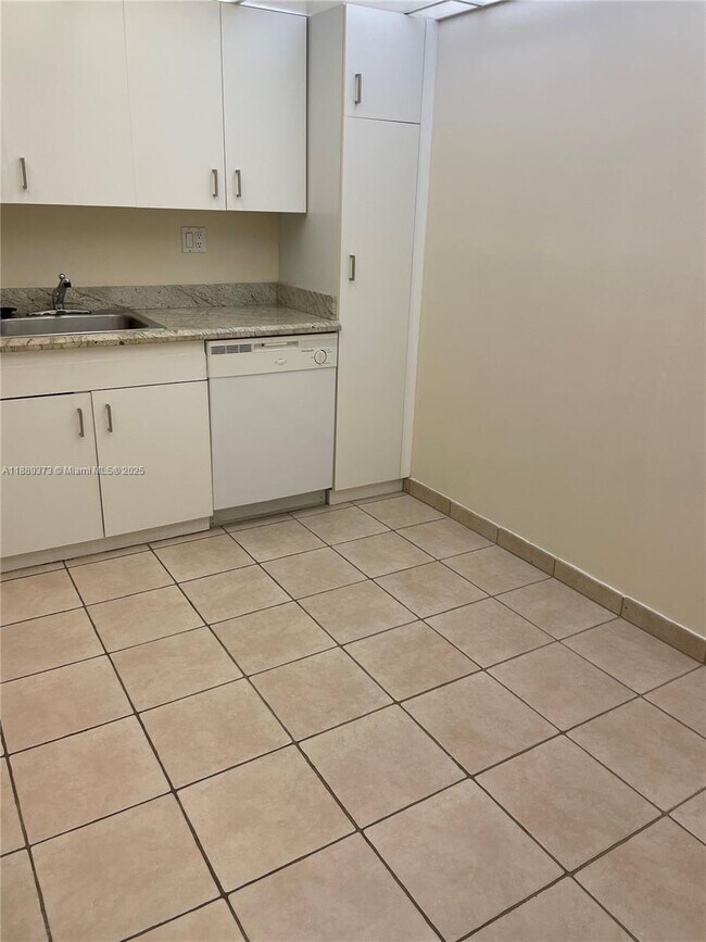 Photo - 18151 NE 31st Ct Unit 1411