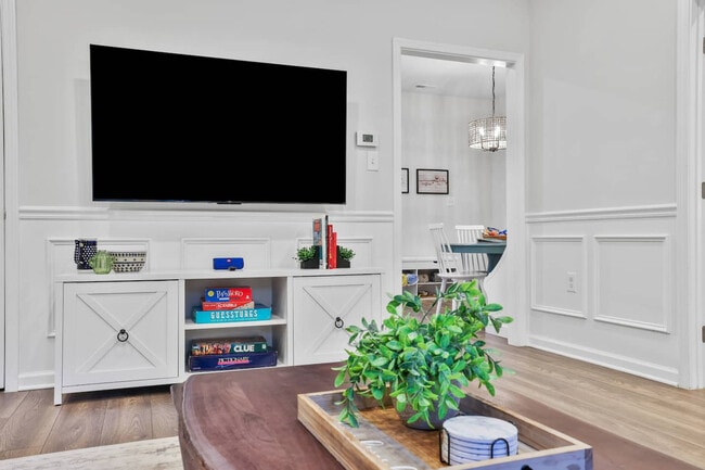 Building Photo - 193 Scarlet Oak Dr Unit ID1337815P