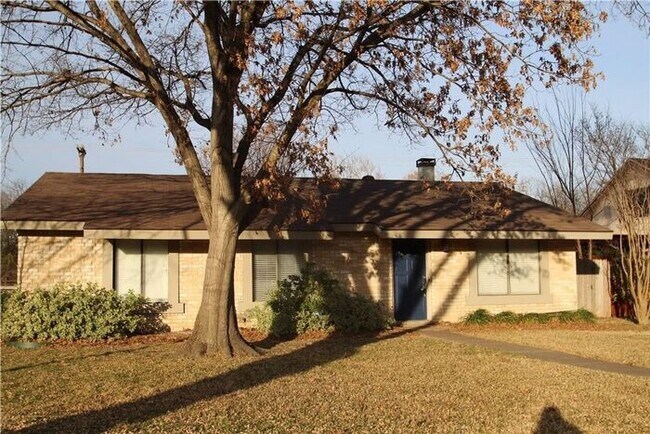 Darling 1 story in Garland - Darling 1 story in Garland House
