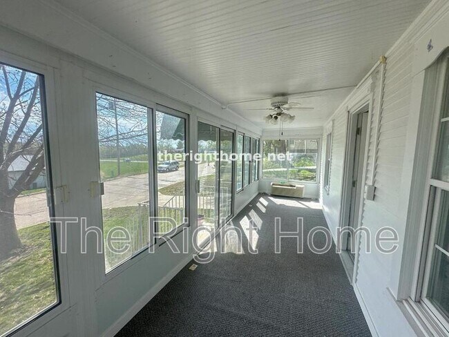 Photo - 902 Harrington Ave