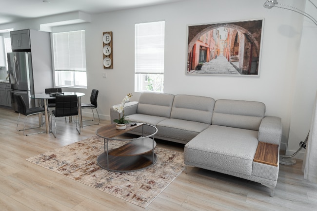 Photo - 4829 Riverton Ave