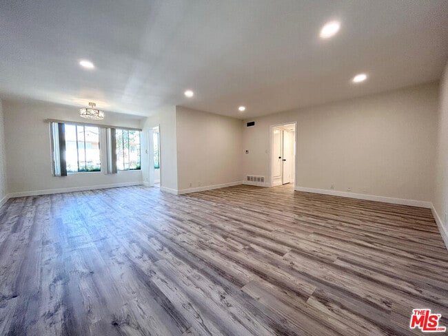 Photo - 439 S Oakhurst Dr Unidad 1