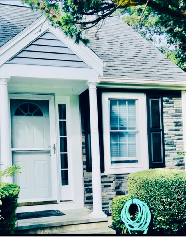 Building Photo - 94 Country Club Dr Unit Apartment