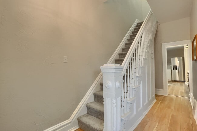 Photo - 513 Grace St