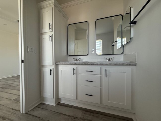 Photo - 485 Sandalwood Ln